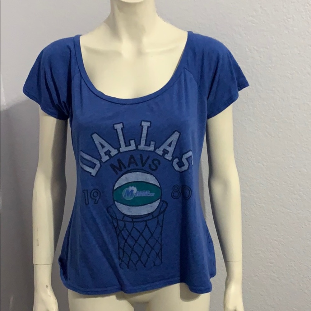Dallas Mavs tee